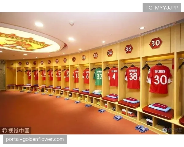 客队更衣室物联网系统误报温度异常，后勤团队启动应急预案检查